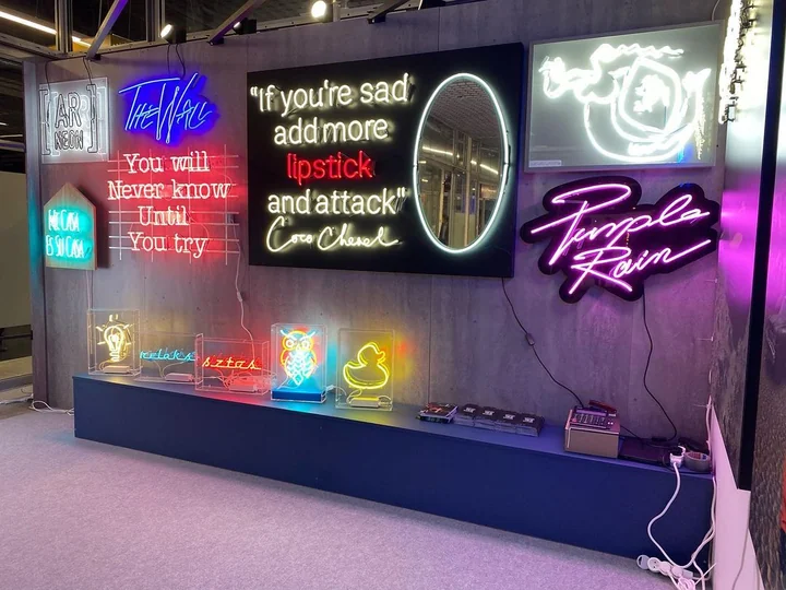 Dlaczego reklama neonowa wraca do łask?