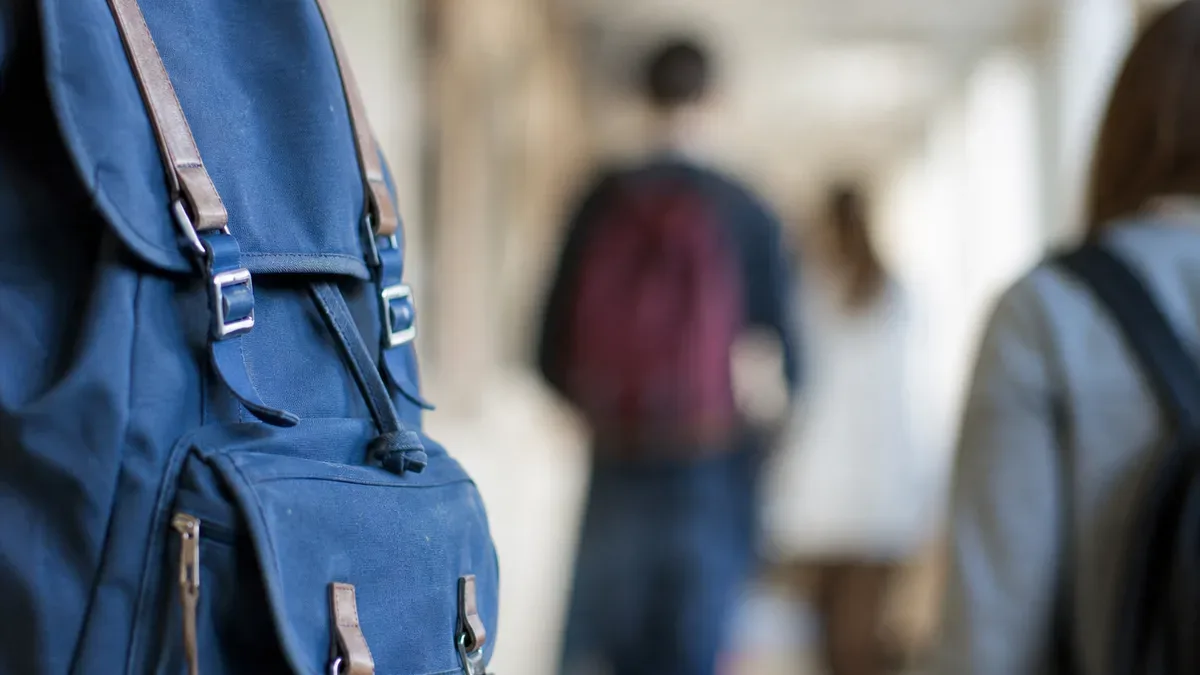 Ponad 5 tysięcy uczniów rozpoczęło rok. Wśród nich 577 pierwszoklasistów