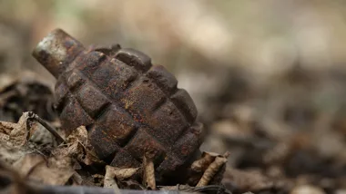 Grzybiarz znalazł w lesie granat. Tego samego dnia była druga interwencja