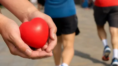 Różowa wstążka na starcie. Bieg Republiki Ostrowskiej połączy sport i solidarność