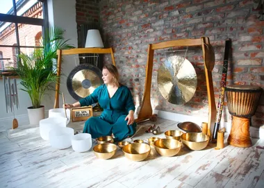 Grafika promocyjna wydarzenia Koncert relaksacyjny mis kryształowych, mis tybetańskich i gongów w Joga Mandiram Ostrów Wlkp.