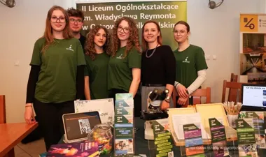 Ponad 200 uczniów na VI Targach Edukacyjnych – oferta szkół z Ostrowa i powiatu przyciągnęła młodzież