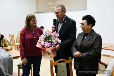 W Lewkowie pokazali, jak ratować życie. AED jest dostępny całą dobę