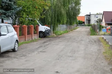 Po deszczu woda utrudnia przejazd. Cygańska czeka na przebudowę