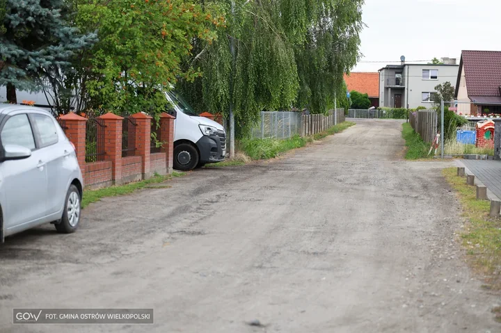 Po deszczu woda utrudnia przejazd. Cygańska czeka na przebudowę