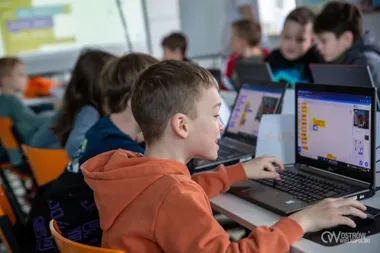 Bezpłatne warsztaty w Ostrowie. Dzieci poznają programowanie i sztuczną inteligencję