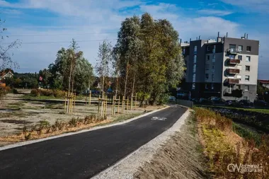 Promenada nad Strugą Ostrowską gotowa. Jest kładka i 400 metrów trasy