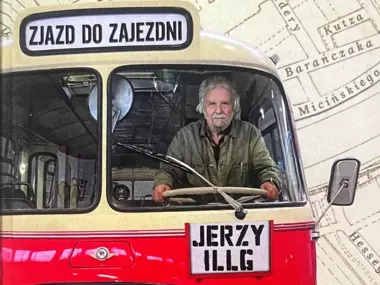 Jerzy Illg zjeżdża do zajezdni i opowiada o niezwykłej podróży