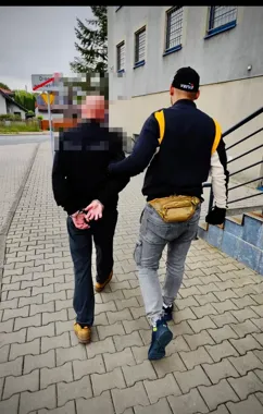 Seniorka straciła 20 tysięcy złotych. Po kilku miesiącach zatrzymano „odbieraka”