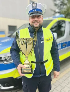 Ostrowski policjant z najlepszym wynikiem w kaliskim finale ruchu drogowego