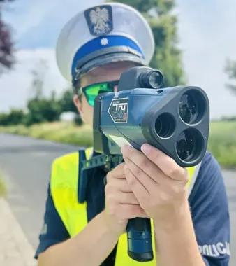 Cztery razy za szybko - ostrowska drogówka zabrała prawa jazdy