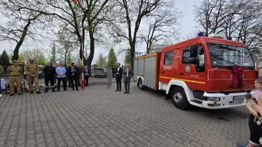 Nowy wóz bojowy w Ociążu – druhowie zyskali sprzęt z wodnym zbiornikiem