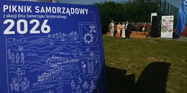 Samorządowcy spotkali się przy pikniku. Uhonorowano radną po 27 latach