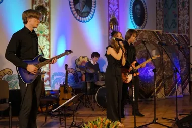 Łagodność, brawa i stypendia podczas koncertu poetyckiego w I LO